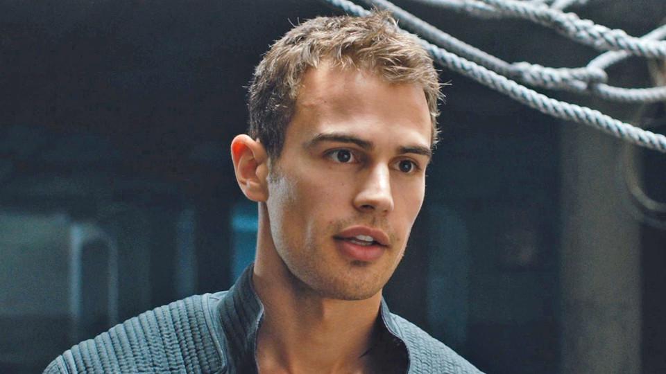 Watch Divergent (2014) Full Movie Online Free