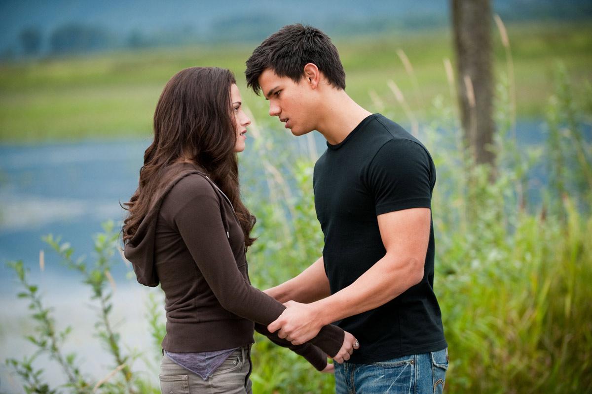 Watch The Twilight Saga: Eclipse (2010) Full Movie Online Free